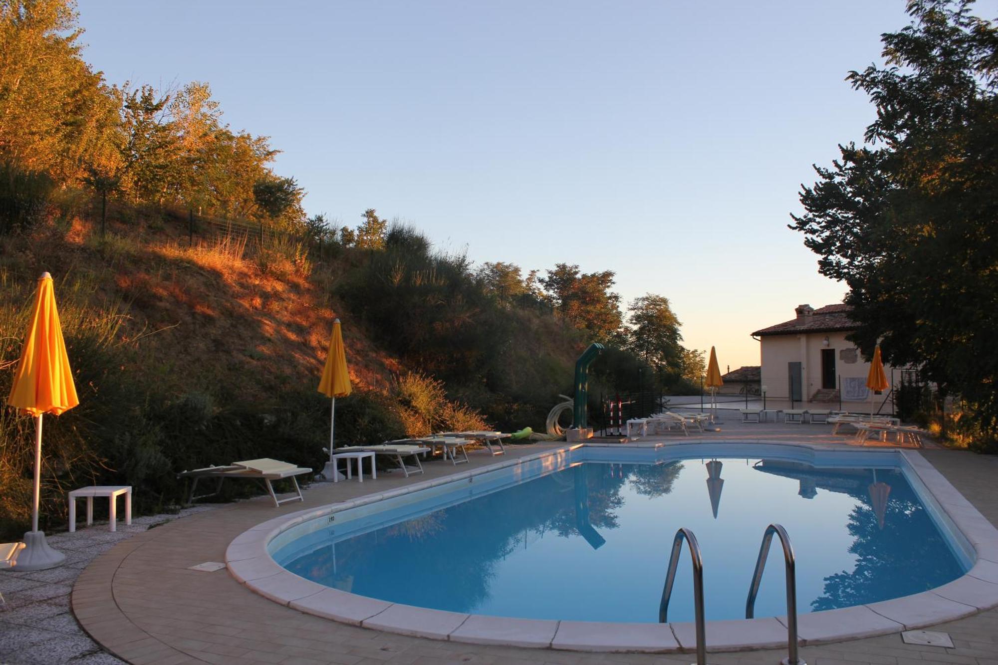 Agriturismo La Valle Del Vento 우르비노 외부 사진